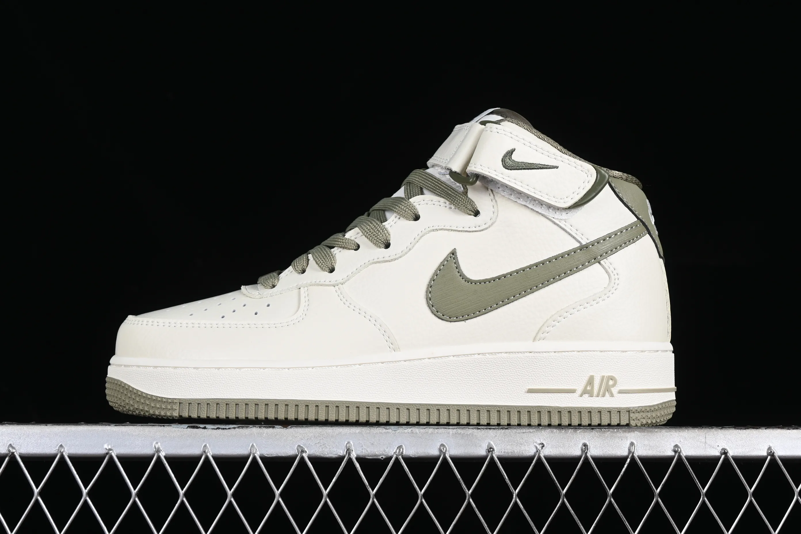 All categories Nk Air Force 1 Air Force series Nk Air Force 1 Mid Air Force mid-top Nk Air Force 1 Mid rice army green color Air Force 1 Chinese casual sneakers PA0920-908